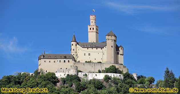 Die Marksburg oberhalb von Braubach am Rhein ist die einzige niemals zerstrte Hhenburg am Oberen Mittelrhein.