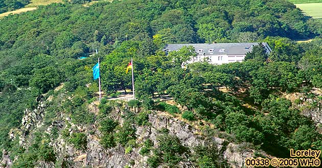 Loreleyfelsen mit Hotel im Jahr 2005