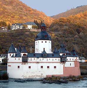 Pfalzgrafenstein - kurz: Pfalz - im Rhein bei Kaub, Foto:  1998, WHO